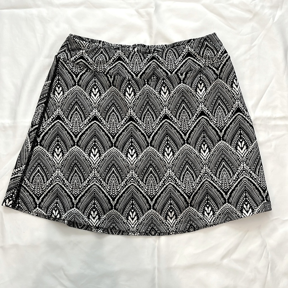 Title Nine skort. Black and white. Size small.
